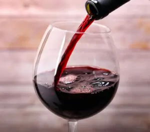 L’astuce du jour : le vin rouge pour garder une bouche en bonne santé !