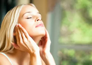 16 astuces naturelles pour prendre soin de votre peau