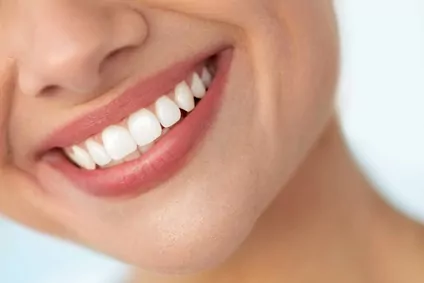5 habitudes qui abîment les dents
