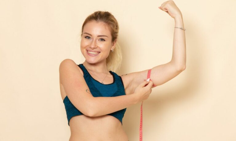 La solution miracle pour des bras fins et musclés sans faire d'exercice