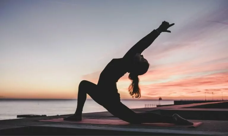 Le Yoga la pratique millénaire pour réduire votre stress